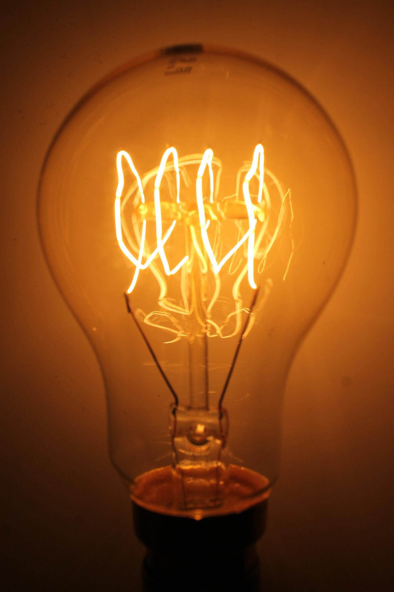 blend-swap-filament-bulb